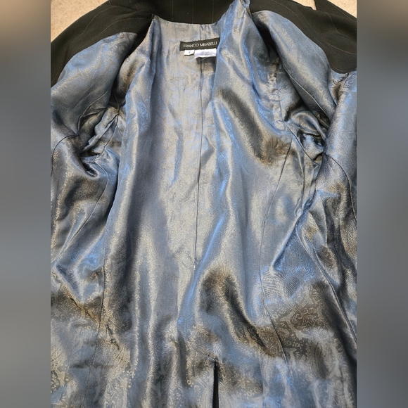 FRANCO MIRABELLI Black Pinstripe Lightweight Wool Blazer. Size 4 - Picture 8 of 13